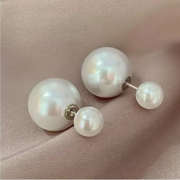 Double Sided Pearl Post Stud Earrings - Picture 5 of 5